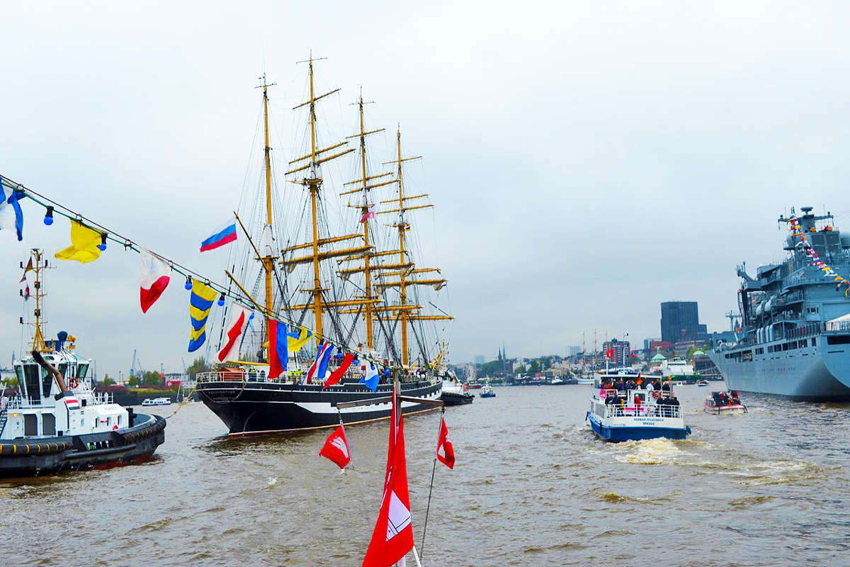 Hafengeburtstag Hamburg Begleitfahrt Sightseeing Kontor