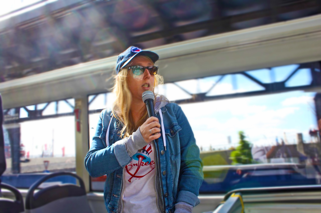 stadtrundfahrtbus hamburg mit guide mieten sightseeing kontor