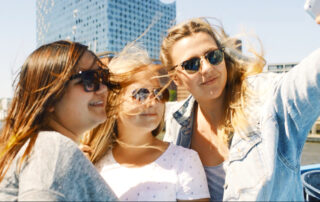 hafenrundfahrt hamburg selfie sightseeing kontor