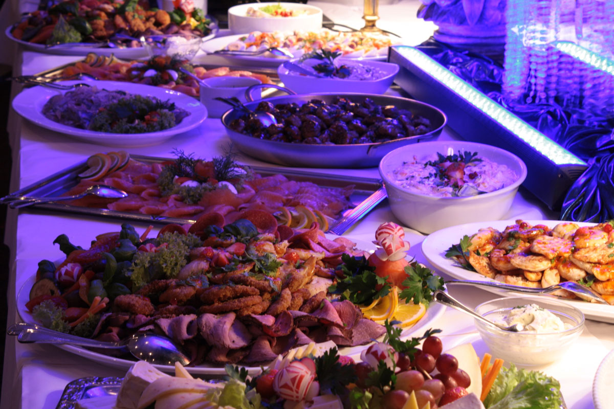 Boardparty, Buffet auf dem Partyboot Hamburg