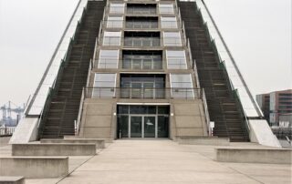 Hamburger Sehenswuerdigkeit Dockland Treppe