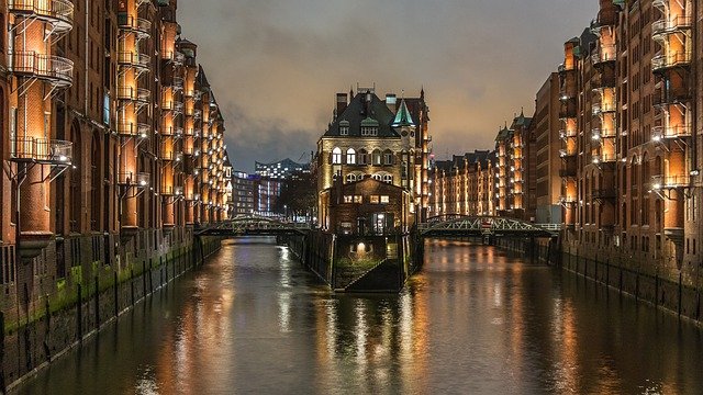 speicherstadt mit wasserschloss